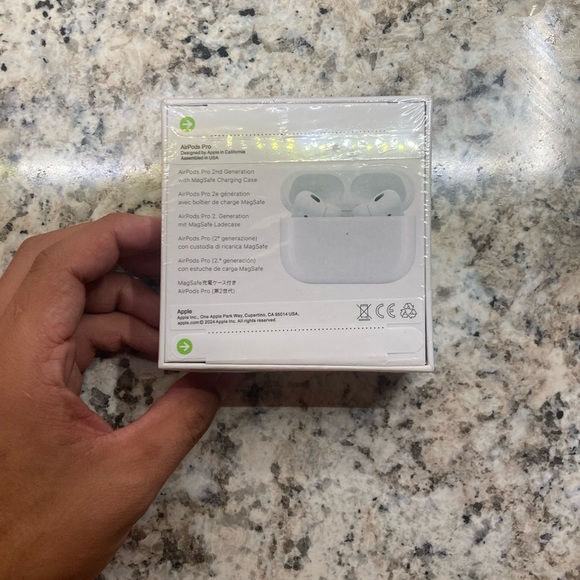 Air pods pros - Picture 2 of 3